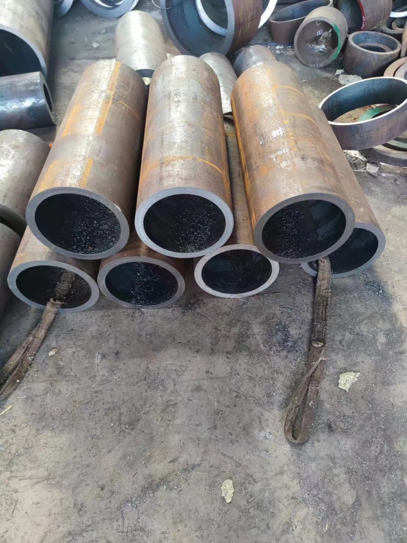 修武修武修武12Cr1MovG无缝钢管切割